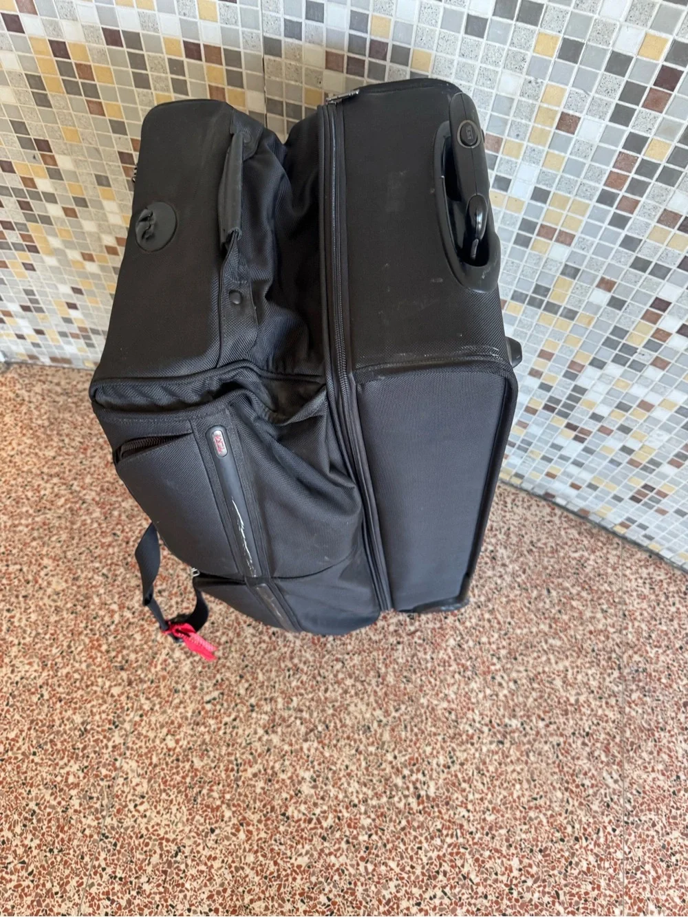 TUMI Alpha Large Split 2-Wheeled Duffel bag Rolling Suitcase Check-On